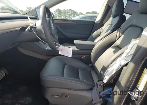 2024 Tesla Model Y из США, поврежденный, VIN 7SAYGDED6RF098275